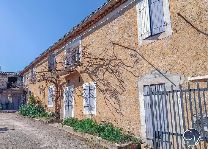 En Ardeche, Calme Et Nature Au Rendez-vous Saint-Montan
